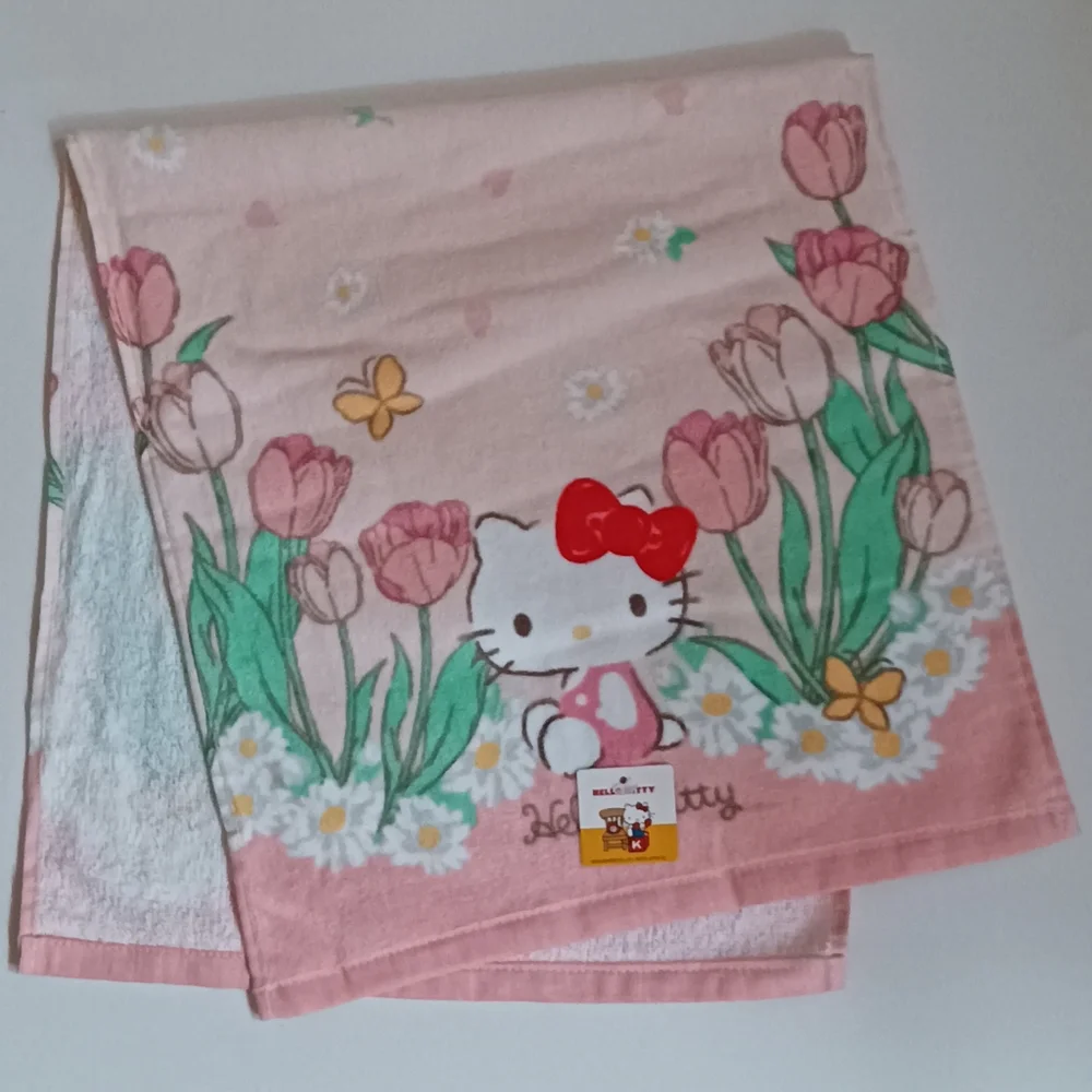 4 Sanrio characters small towels